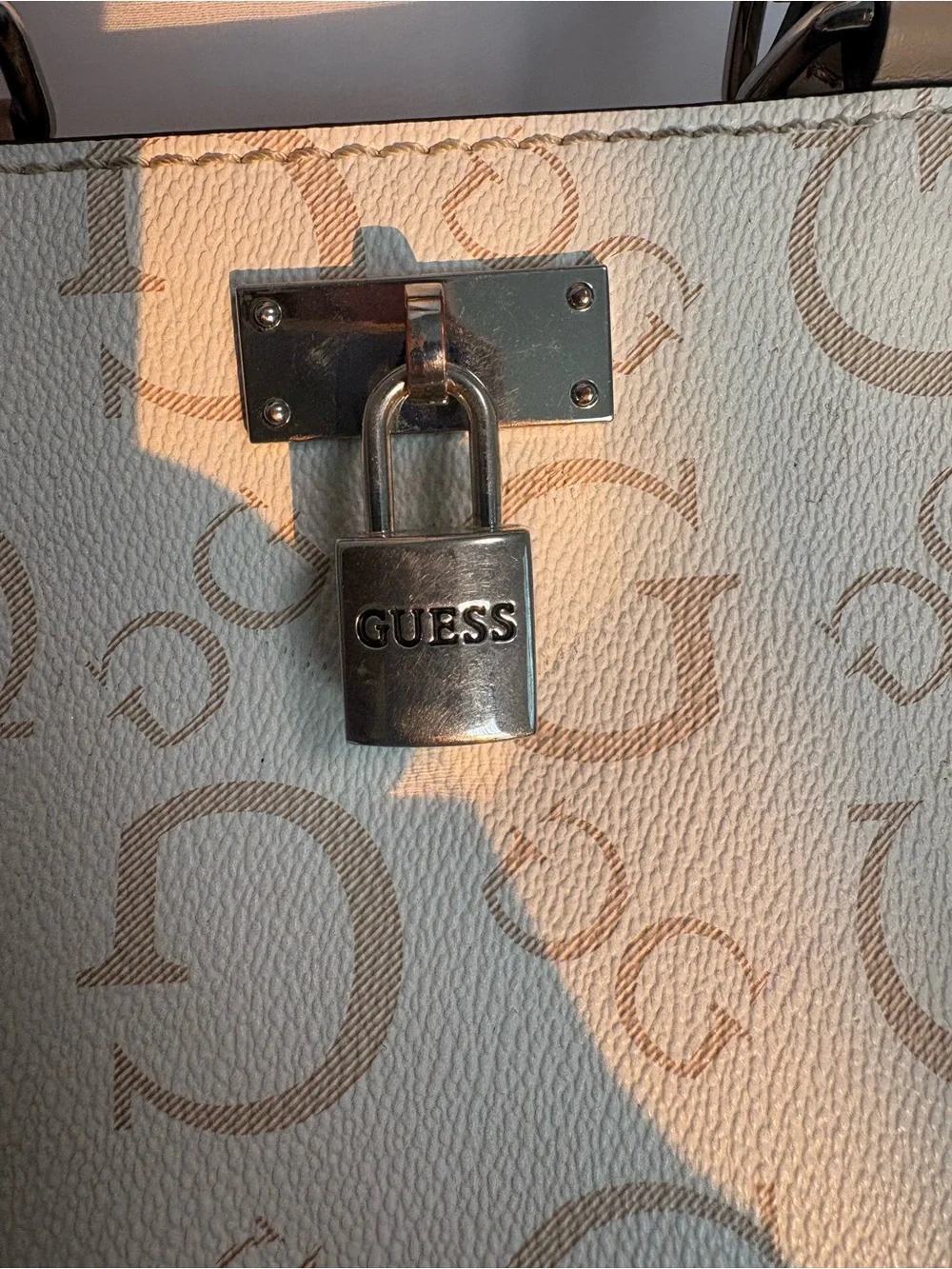 Guess hand bag/cross body bag